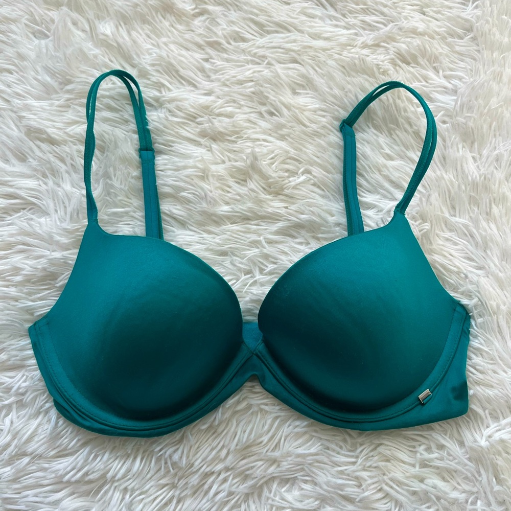 Victoria’s Secret Push-Up Bra Size 32D